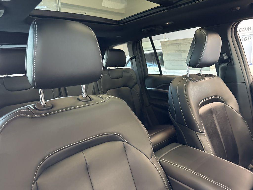 new 2025 Jeep Grand Cherokee car, priced at $45,745