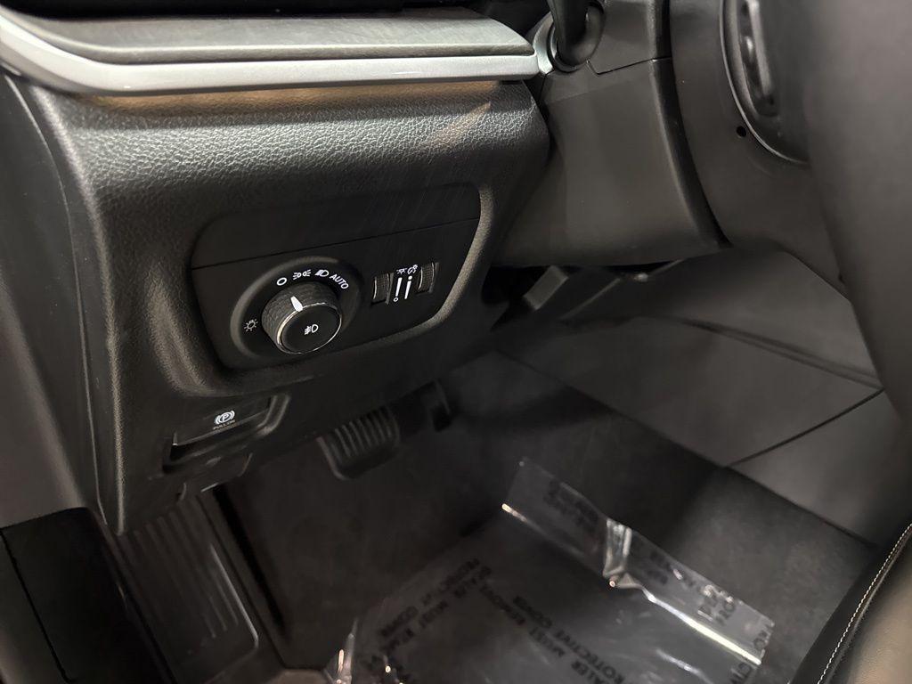 new 2026 Jeep Grand Cherokee L car, priced at $43,159