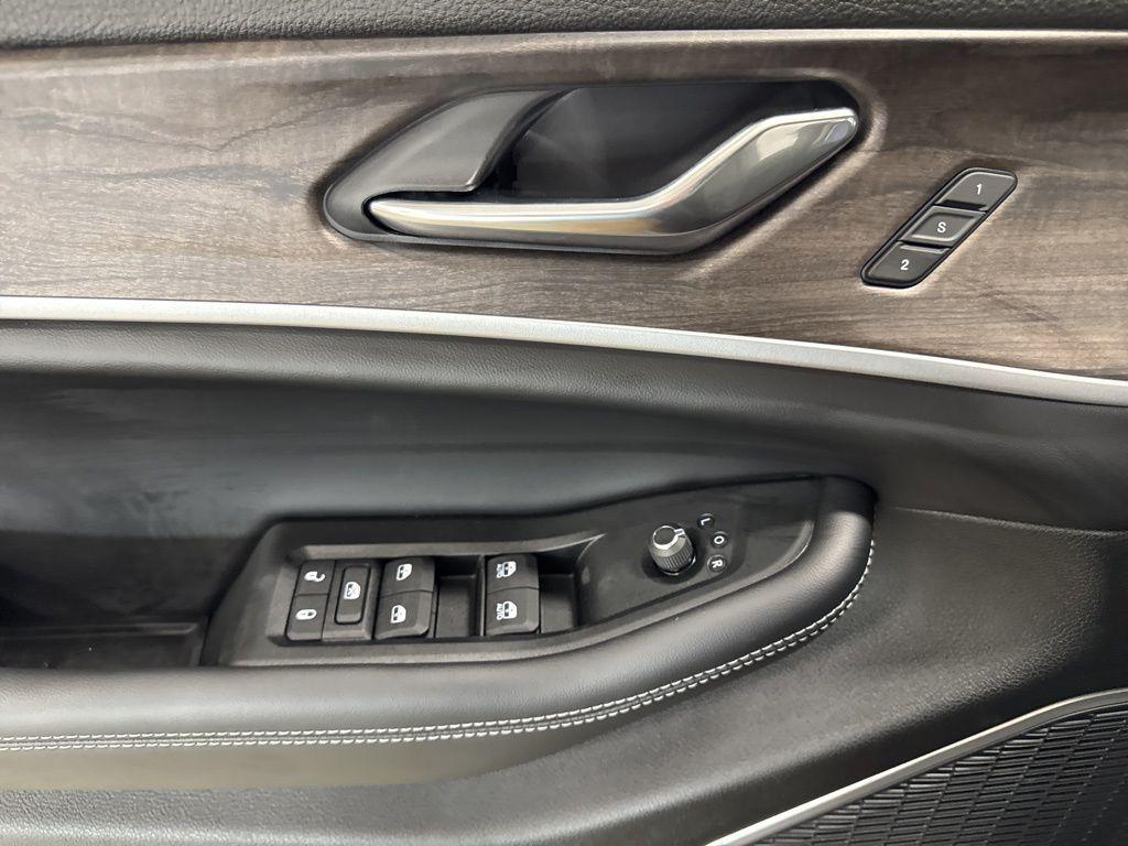 new 2026 Jeep Grand Cherokee L car, priced at $43,159