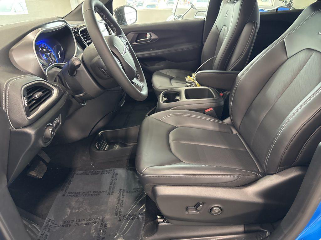new 2026 Chrysler Pacifica car, priced at $43,467