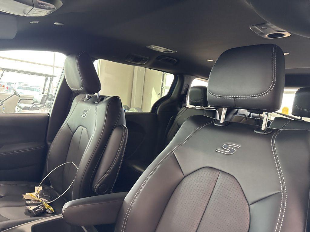 new 2026 Chrysler Pacifica car, priced at $43,467