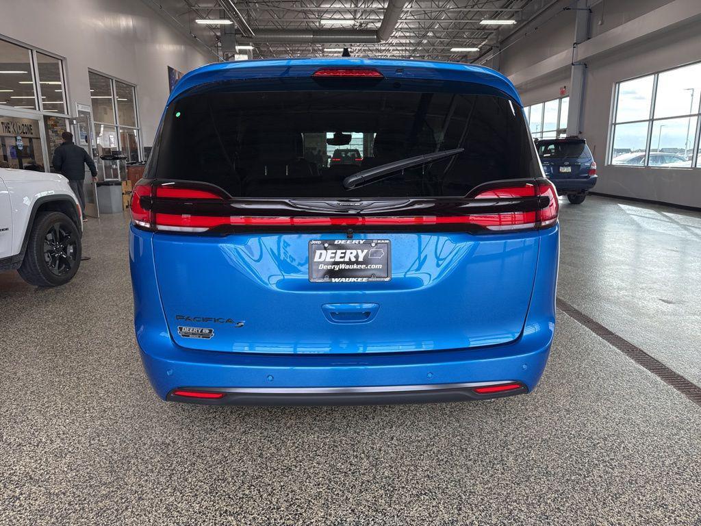 new 2026 Chrysler Pacifica car, priced at $43,467