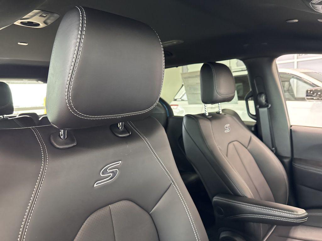 new 2026 Chrysler Pacifica car, priced at $43,467