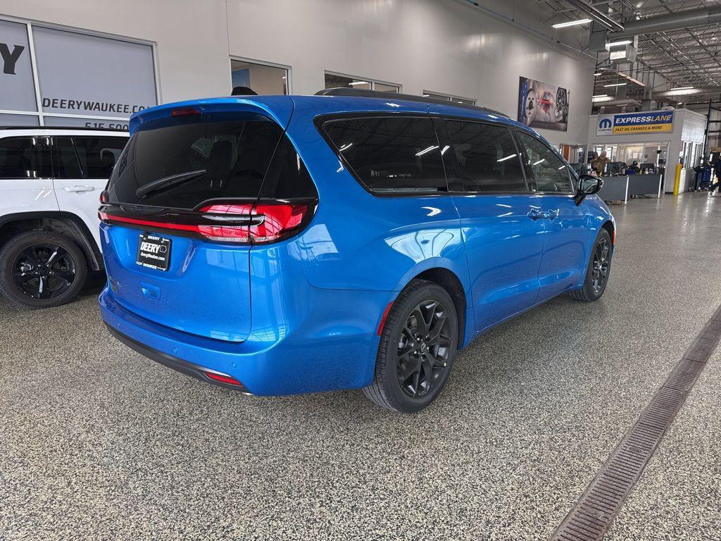 new 2026 Chrysler Pacifica car, priced at $43,467