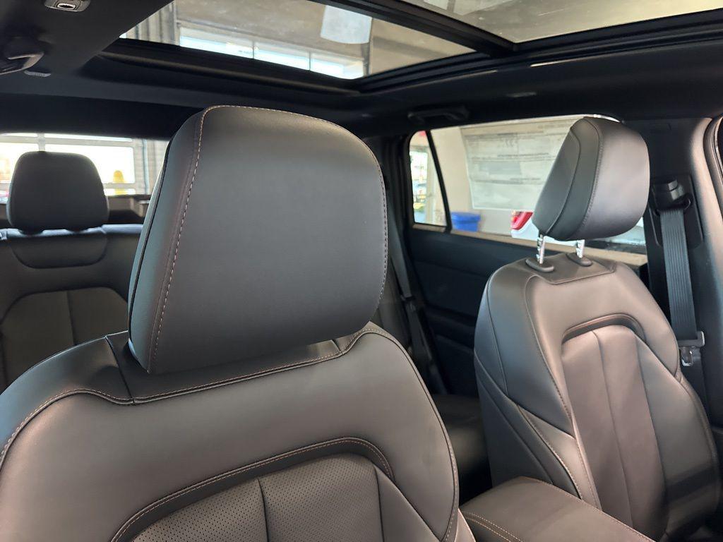 new 2026 Jeep Cherokee car, priced at $41,672