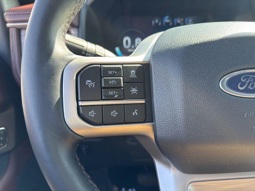 used 2024 Ford Expedition car, priced at $59,998