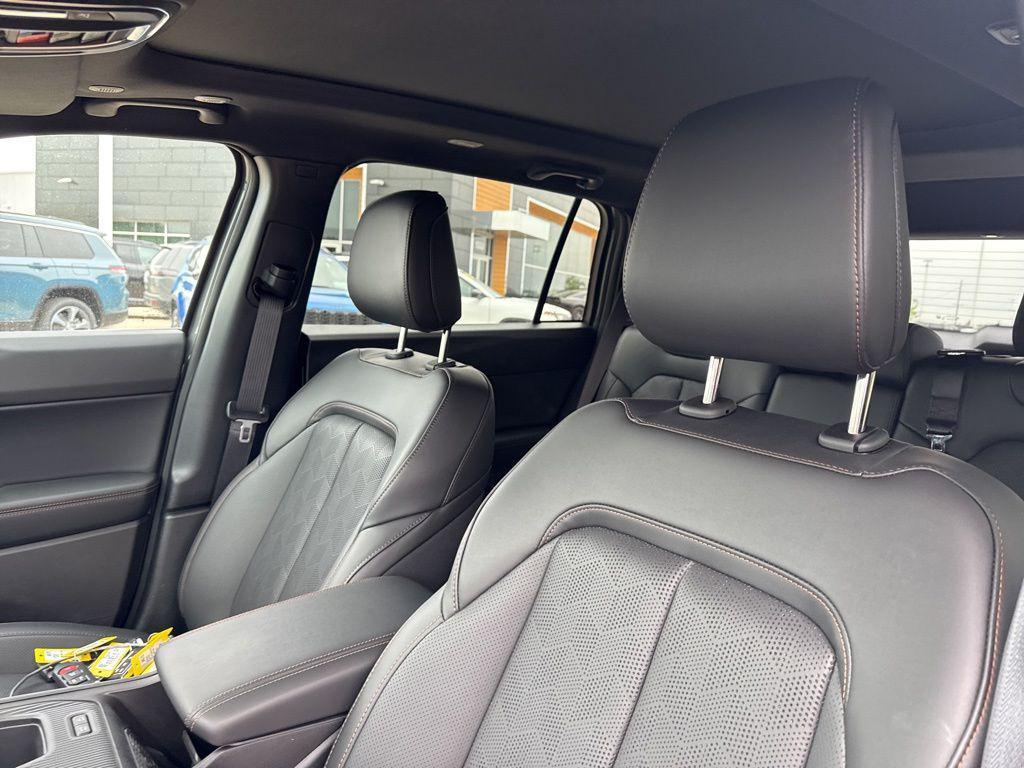 new 2026 Jeep Cherokee car, priced at $40,916