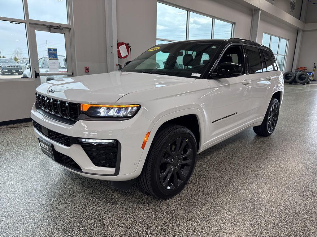 new 2026 Jeep Grand Cherokee car, priced at $45,148