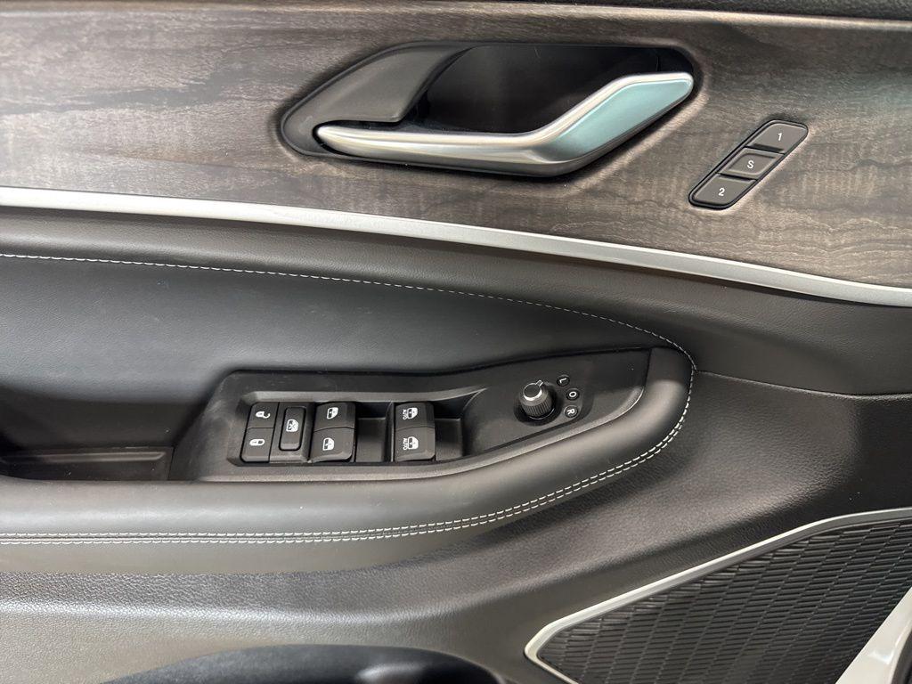 new 2026 Jeep Grand Cherokee car, priced at $45,148