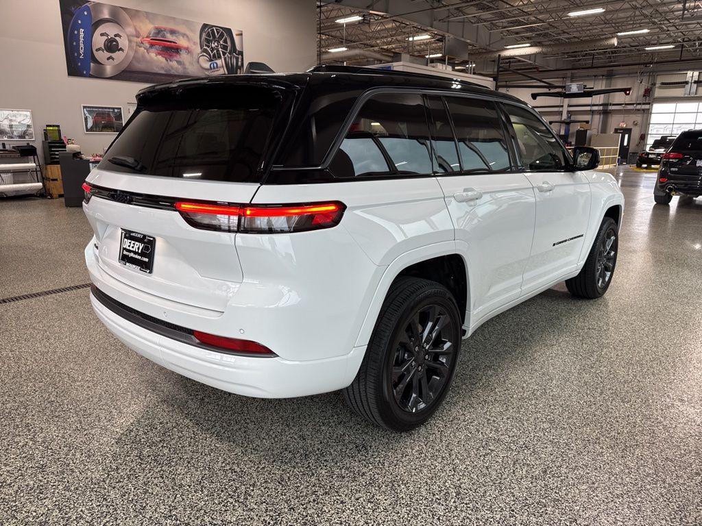 new 2026 Jeep Grand Cherokee car, priced at $45,148