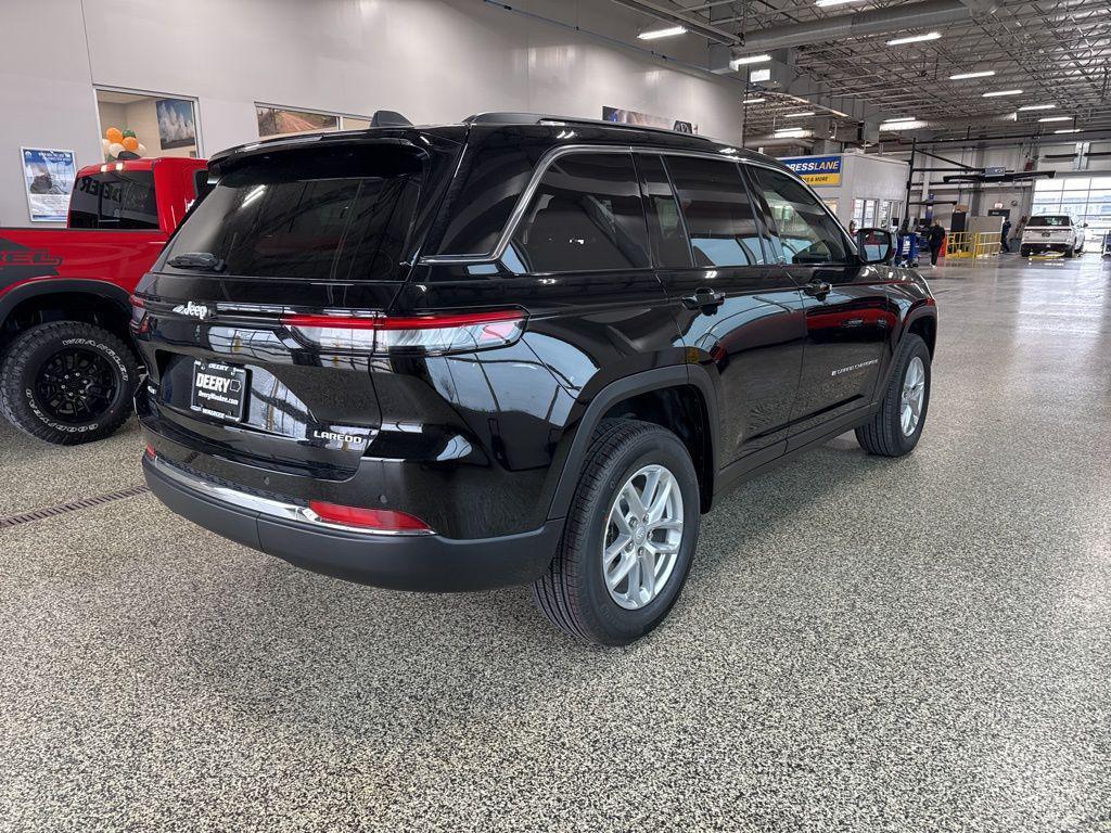 new 2026 Jeep Grand Cherokee car, priced at $37,605