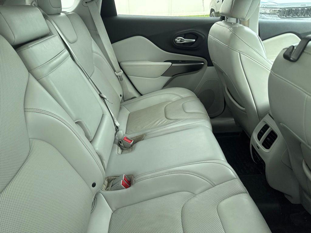 used 2019 Jeep Cherokee car, priced at $13,998