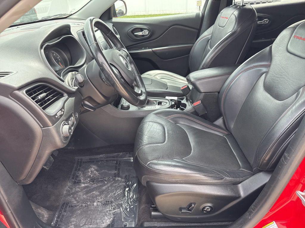 used 2019 Jeep Cherokee car, priced at $15,499