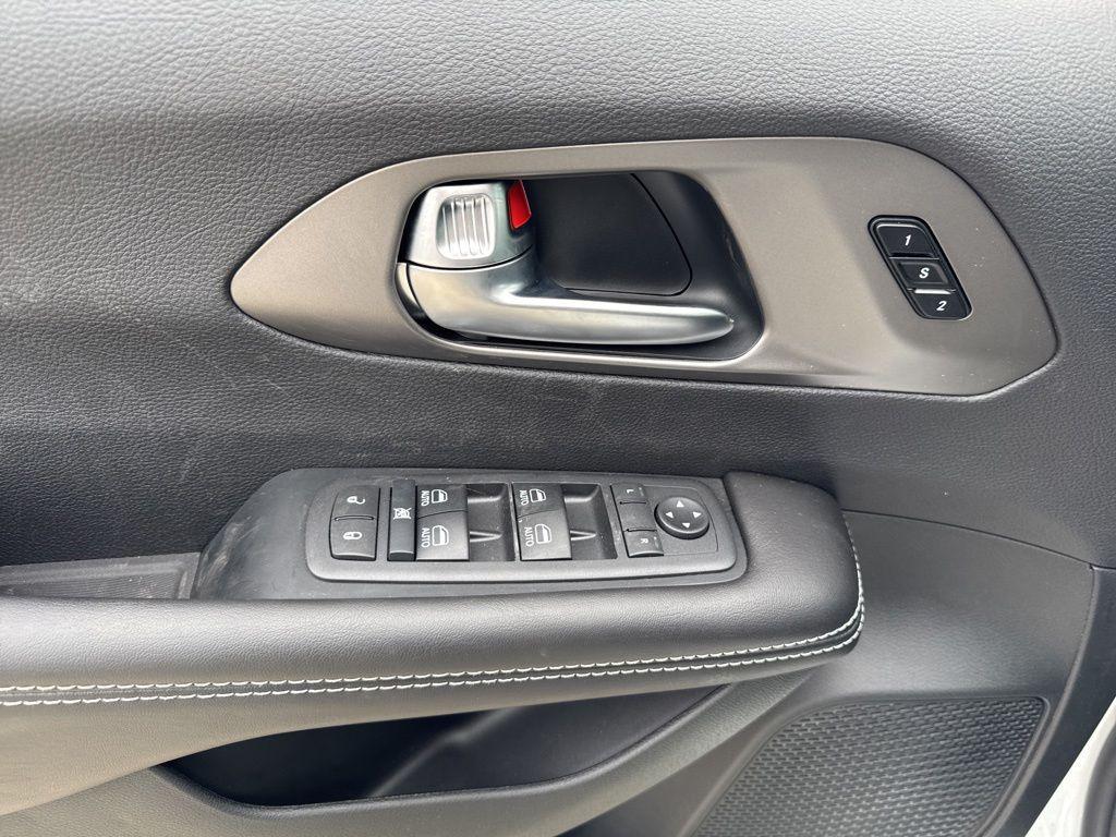 new 2027 Chrysler Pacifica car, priced at $43,540
