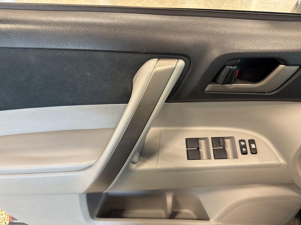 used 2008 Toyota Highlander car, priced at $4,995