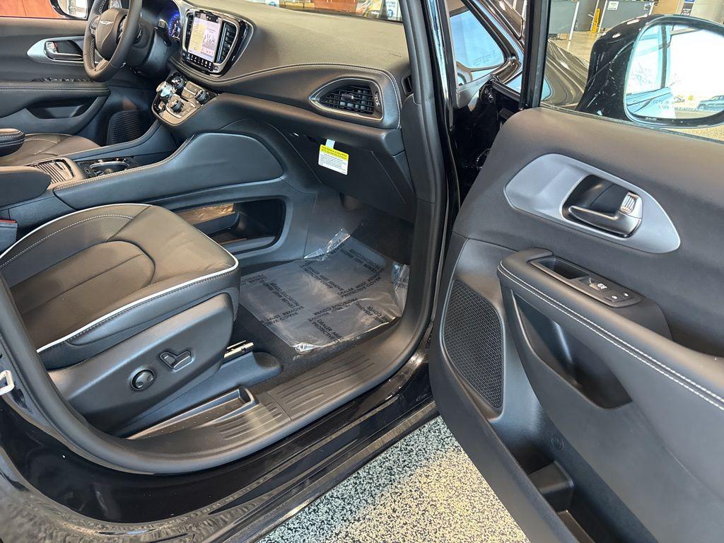 new 2026 Chrysler Pacifica car, priced at $46,995