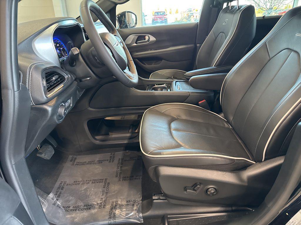 new 2026 Chrysler Pacifica car, priced at $46,995