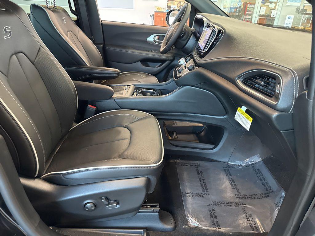 new 2026 Chrysler Pacifica car, priced at $46,995