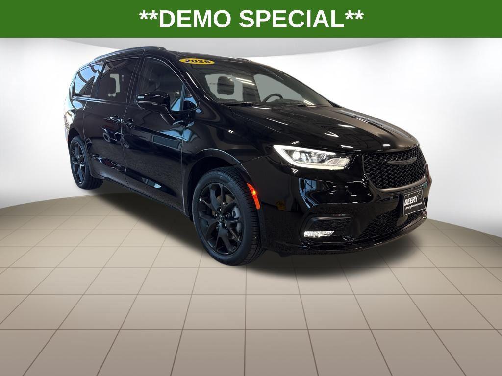 new 2026 Chrysler Pacifica car, priced at $46,995