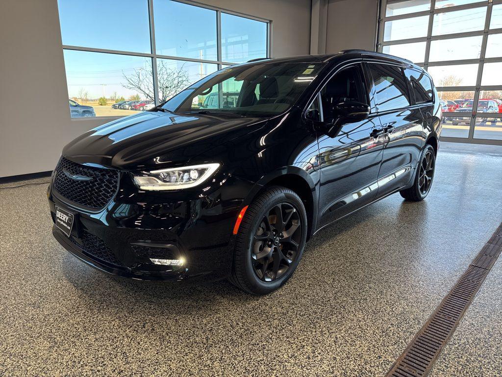 new 2026 Chrysler Pacifica car, priced at $46,995