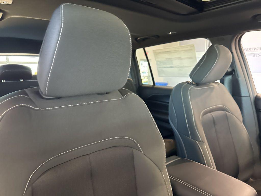 new 2026 Jeep Grand Cherokee L car, priced at $47,029