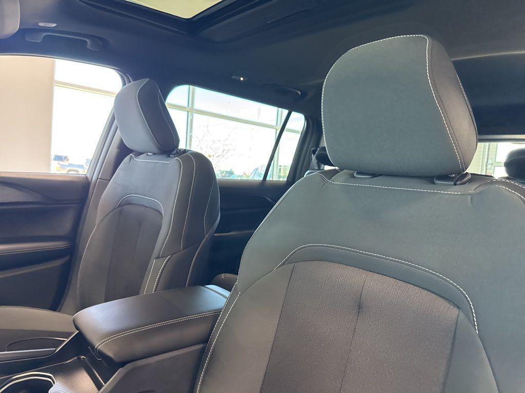 new 2026 Jeep Grand Cherokee L car, priced at $47,029