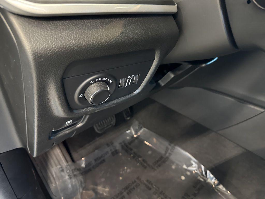 new 2026 Jeep Grand Cherokee L car, priced at $46,029