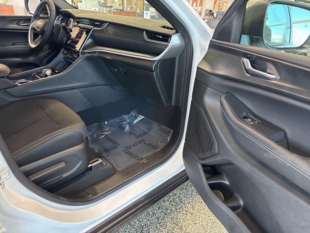 new 2026 Jeep Grand Cherokee L car, priced at $46,029