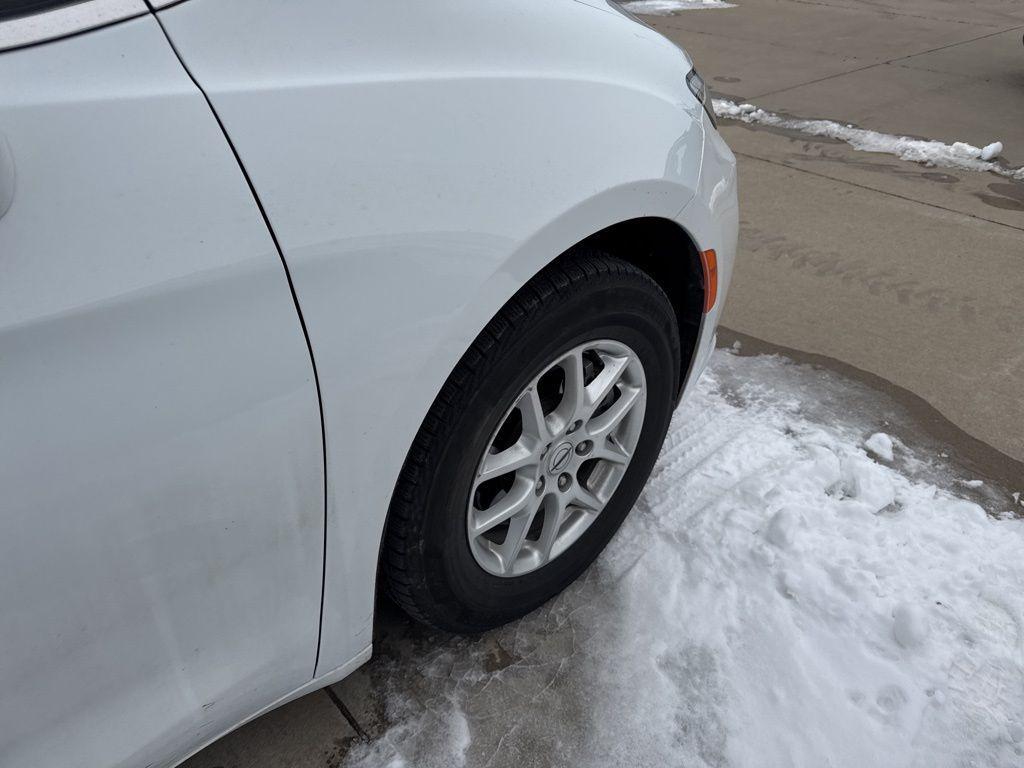 used 2022 Chrysler Pacifica car, priced at $18,723