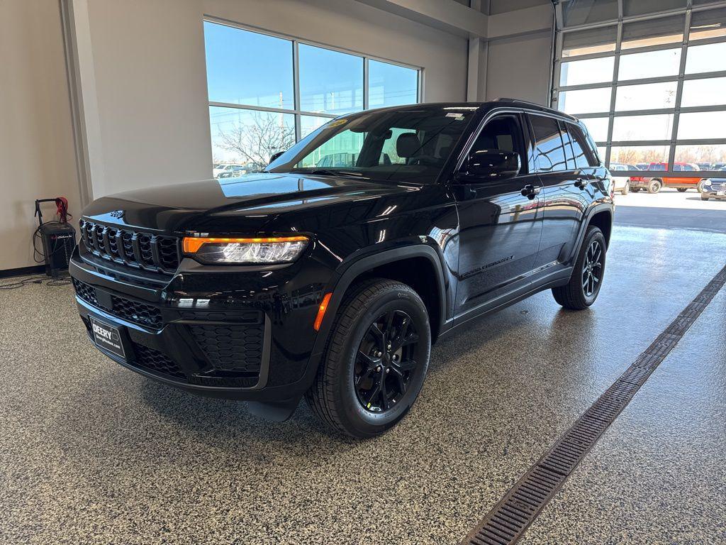 new 2026 Jeep Grand Cherokee car, priced at $40,706