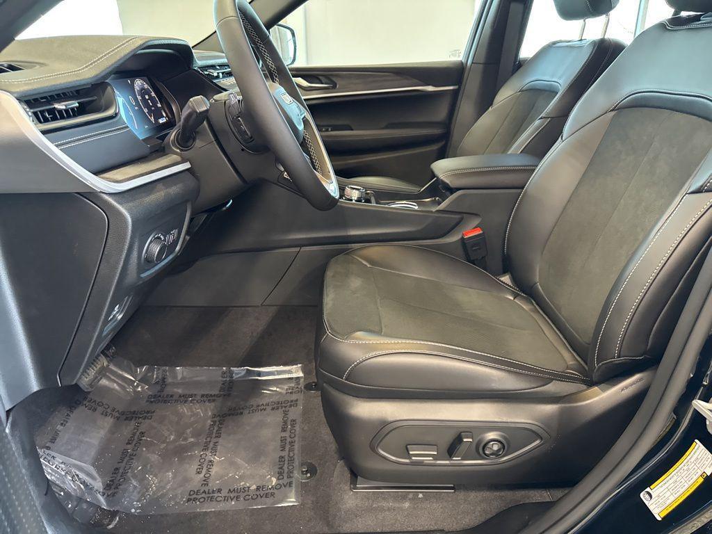 new 2026 Jeep Grand Cherokee car, priced at $40,706