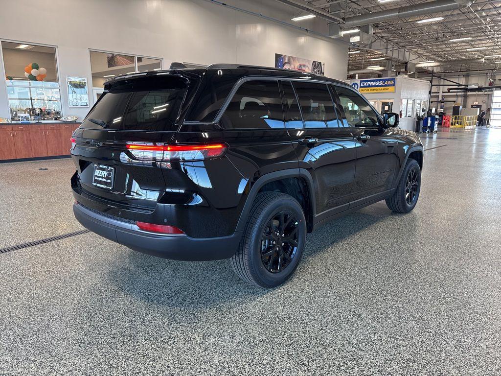 new 2026 Jeep Grand Cherokee car, priced at $40,706