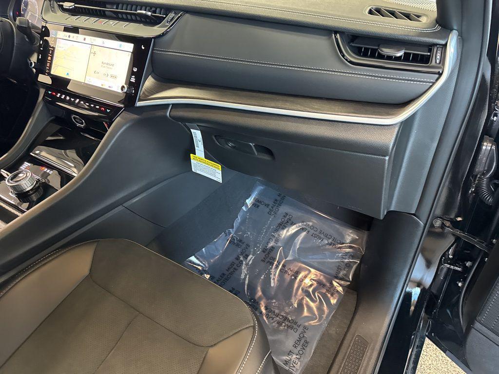 new 2026 Jeep Grand Cherokee car, priced at $40,706