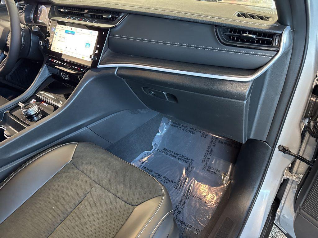 new 2026 Jeep Grand Cherokee car, priced at $45,045