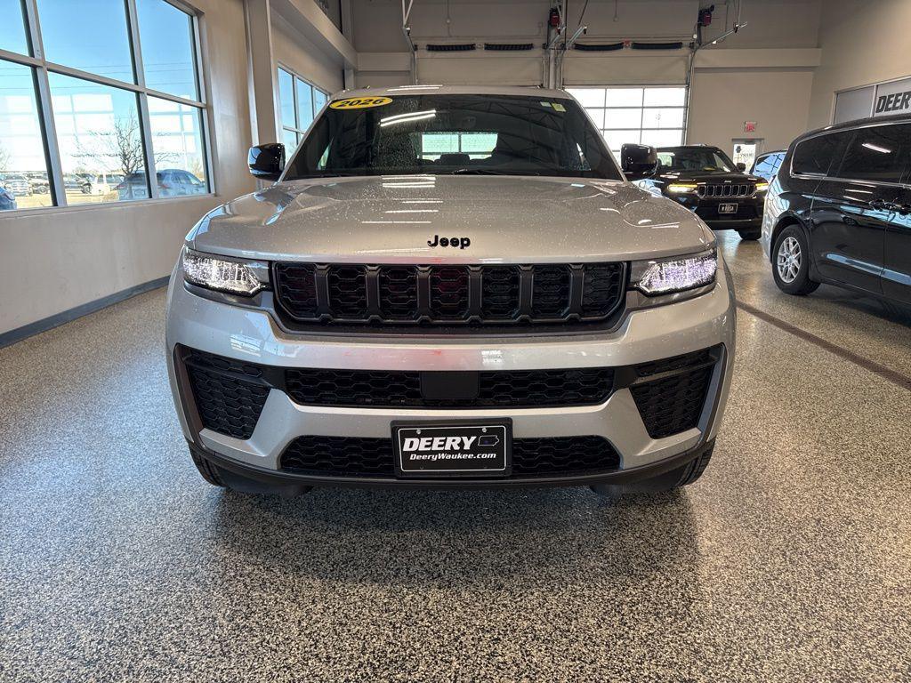 new 2026 Jeep Grand Cherokee car, priced at $45,045
