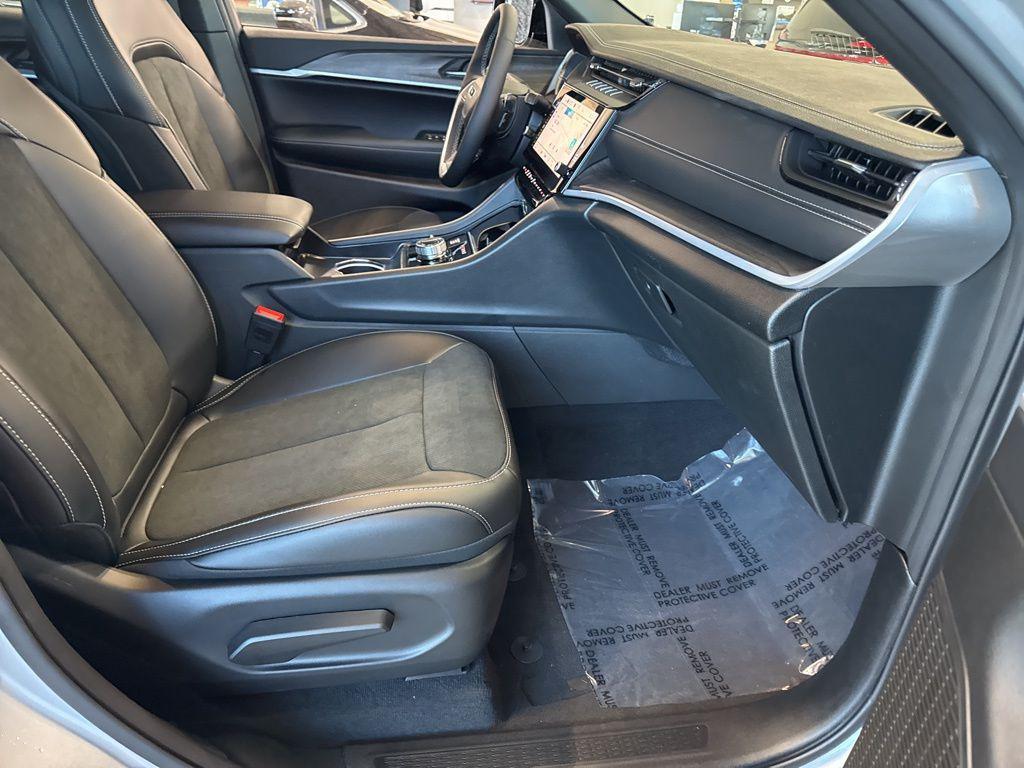 new 2026 Jeep Grand Cherokee car, priced at $45,045