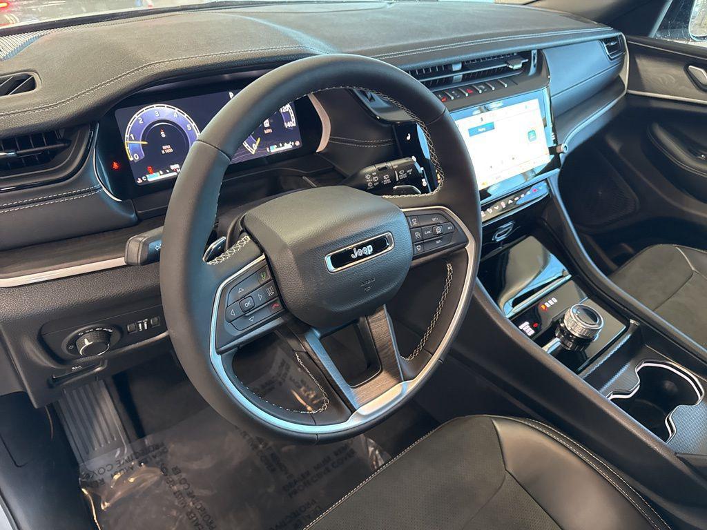 new 2026 Jeep Grand Cherokee car, priced at $45,045