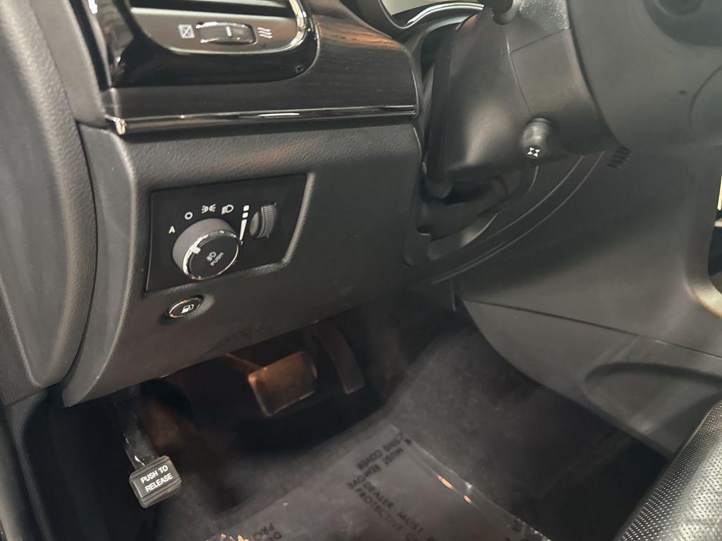 used 2020 Jeep Grand Cherokee car, priced at $34,999