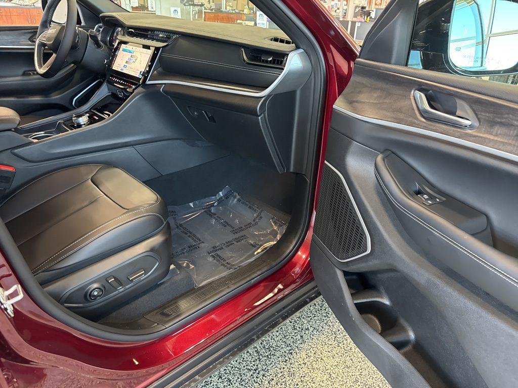 new 2026 Jeep Grand Cherokee L car, priced at $48,163