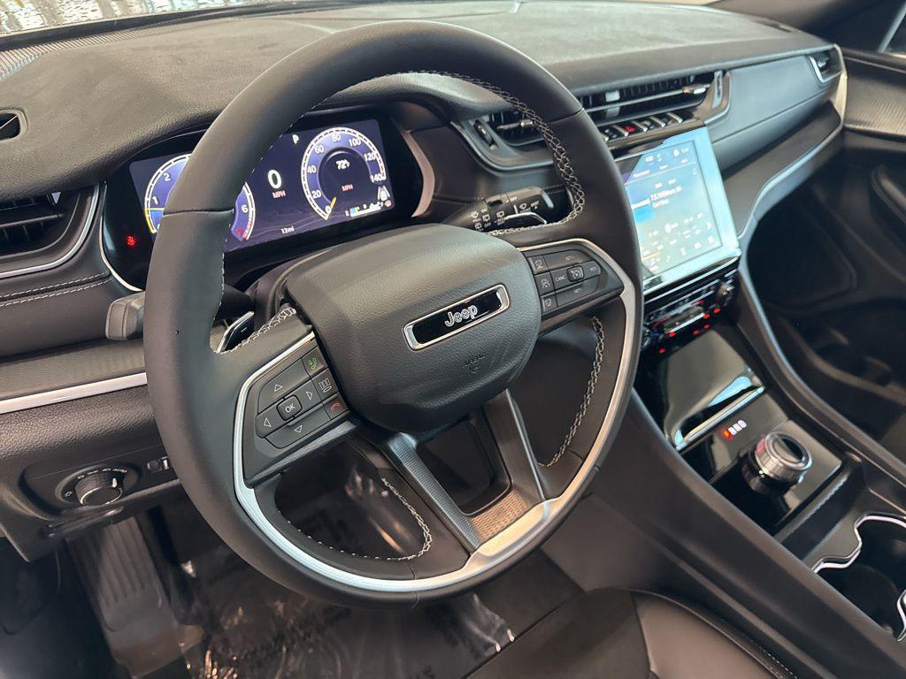 new 2025 Jeep Grand Cherokee L car, priced at $41,021