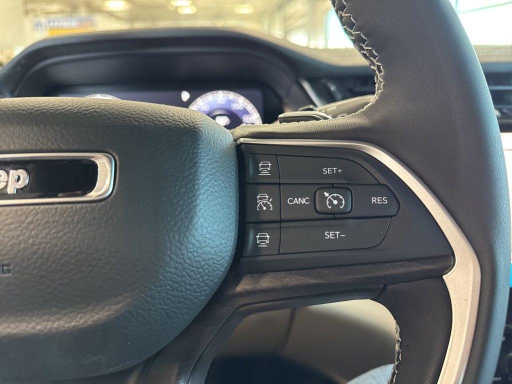 new 2025 Jeep Grand Cherokee car, priced at $45,245