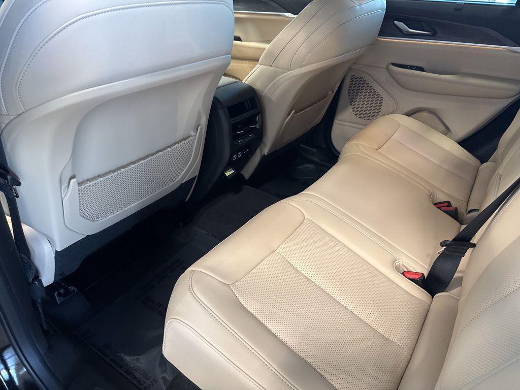 new 2025 Jeep Grand Cherokee car, priced at $45,245