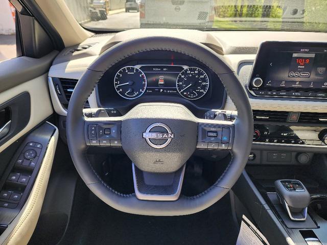 2025 Super Black Nissan Rogue