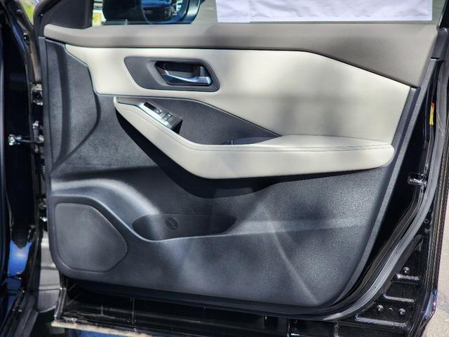 2025 Super Black Nissan Rogue