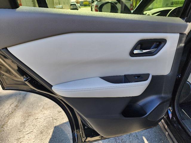 2025 Super Black Nissan Rogue