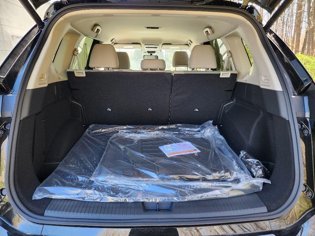 2025 Super Black Nissan Rogue