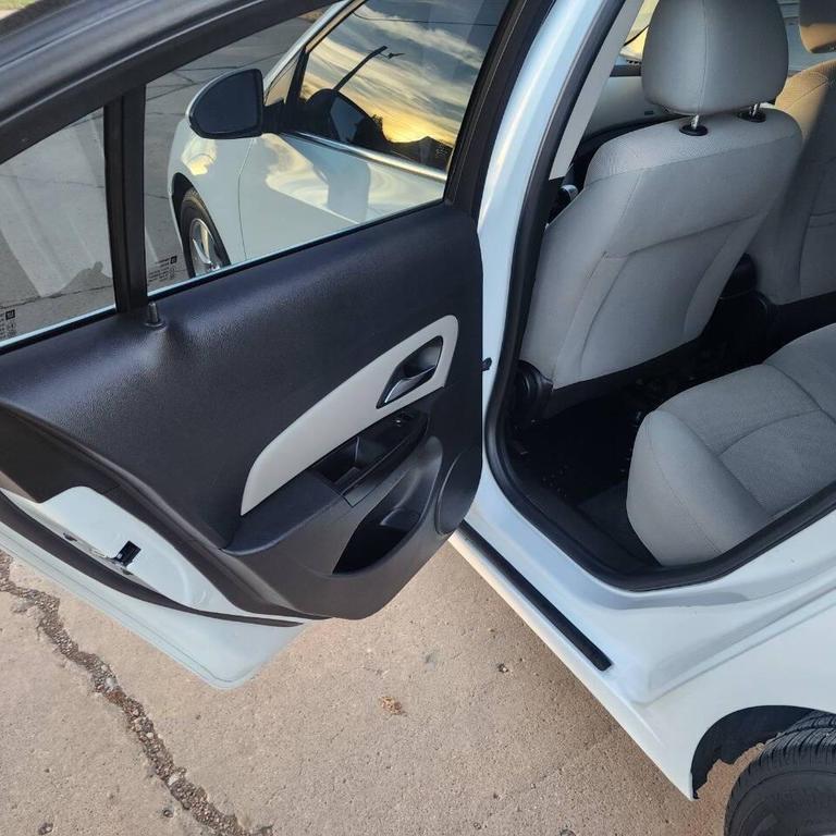 used 2014 Chevrolet Cruze car, priced at $5,900