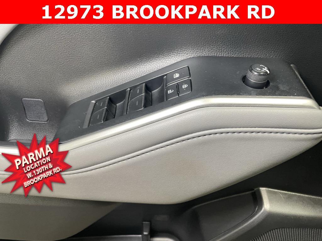 used 2022 Toyota Highlander car, priced at $30,994