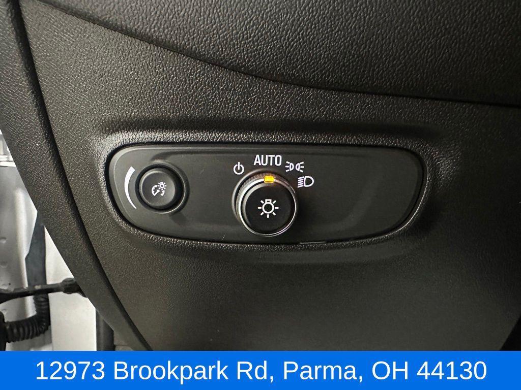 used 2024 Chevrolet Equinox car, priced at $21,979