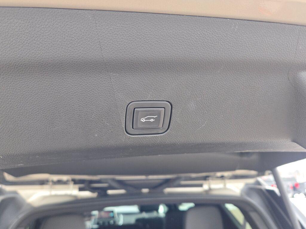 used 2023 GMC Yukon car, priced at $49,935